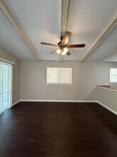 5127 Village Green in San Antonio, TX - Building Photo - Building Photo