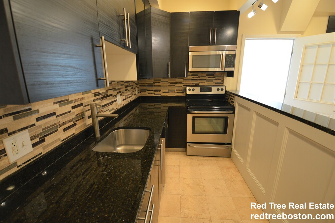 1801 Beacon St, Unit 6 in Brookline, MA - Foto de edificio