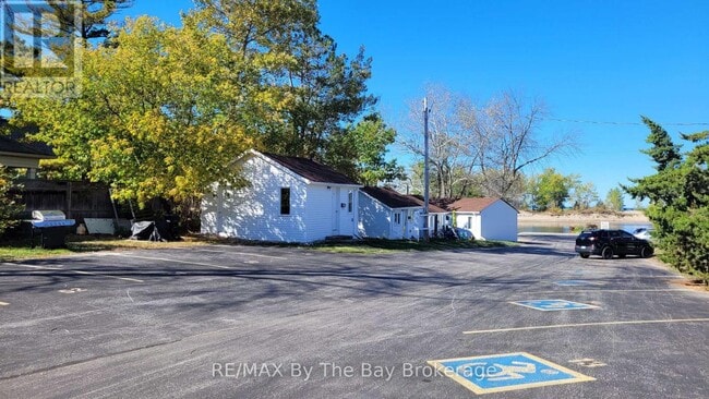 280 River Rd E in Wasaga Beach, ON - Building Photo - Building Photo