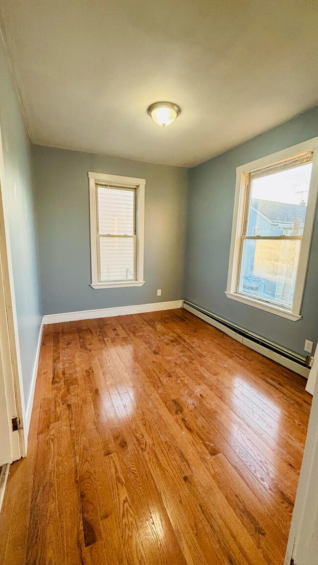 21 Marshfield St, Unit 3