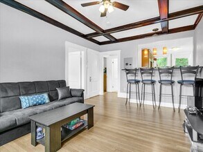 1742 Commonwealth Ave in Boston, MA - Building Photo - Building Photo