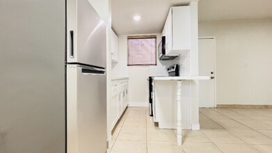 131 Antiquera Ave in Coral Gables, FL - Building Photo - Building Photo