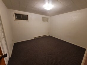 1320 Linda Ln, Unit 4 in Moscow, ID - Foto de edificio - Building Photo