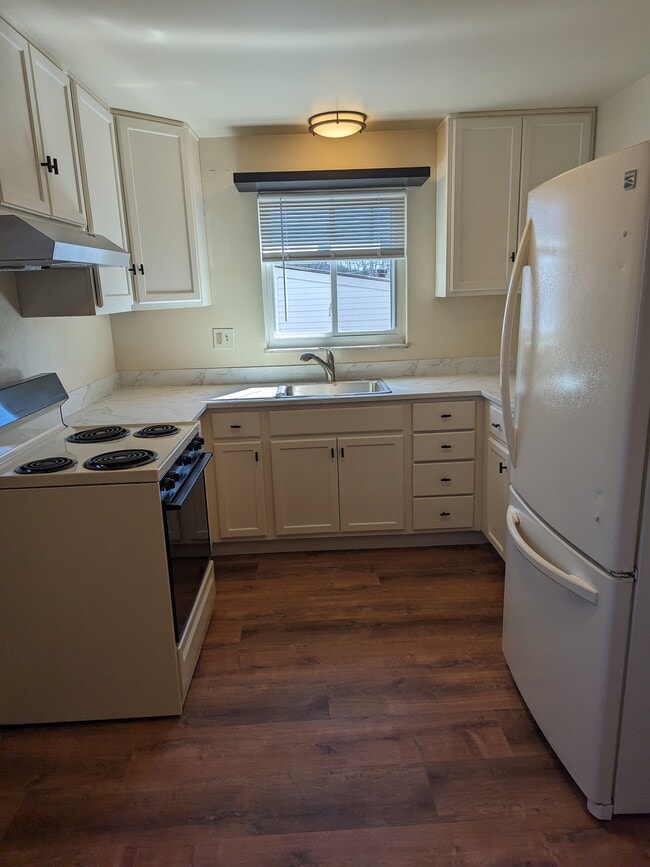 708 Paul St, Unit 2, Unit 2