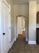 2213 S Robinson Ave, Unit LOWER in Milwaukee, WI - Building Photo - Building Photo