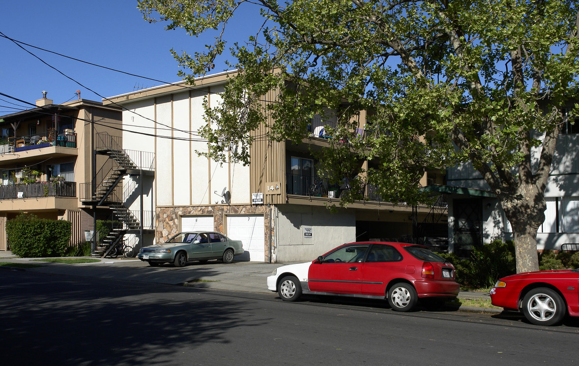 140 Jackson Ave in Redwood City, CA - Building Photo