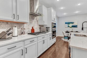 430 Pasco Rd in Garland, TX - Foto de edificio - Building Photo