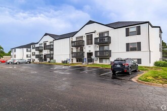 Westgate Village Apartments in Topeka, KS - Building Photo - Building Photo