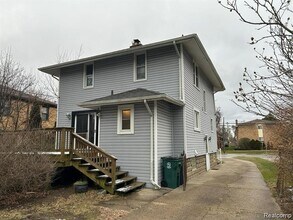 613 E Lincoln Ave in Royal Oak, MI - Foto de edificio - Building Photo