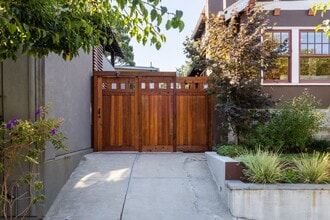 431 Clifton St in Oakland, CA - Foto de edificio - Building Photo
