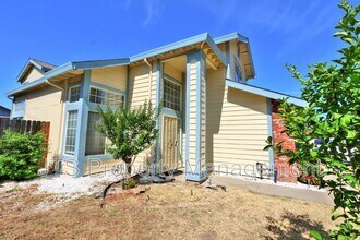 3709 Lily Hill Ct in Antelope, CA - Building Photo - Building Photo