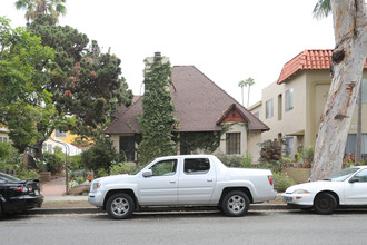 927 7th St in Santa Monica, CA - Building Photo - Building Photo