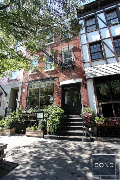 529 Hudson Street in New York, NY - Building Photo - Building Photo