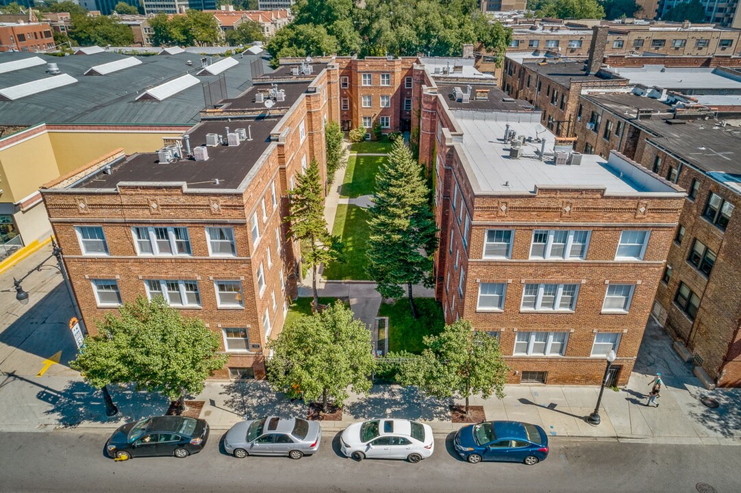 3521-29 N. Broadway in Chicago, IL - Foto de edificio