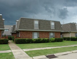 2828 Kingman St in Metairie, LA - Building Photo