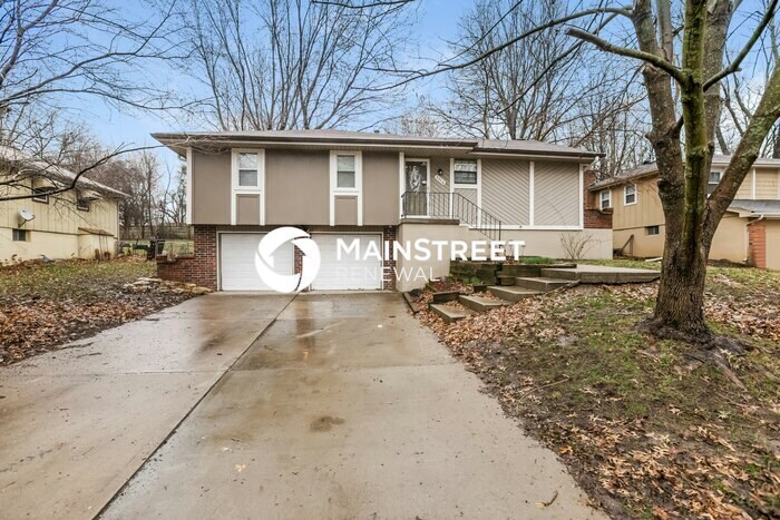 3016 SE 3rd St in Blue Springs, MO - Building Photo