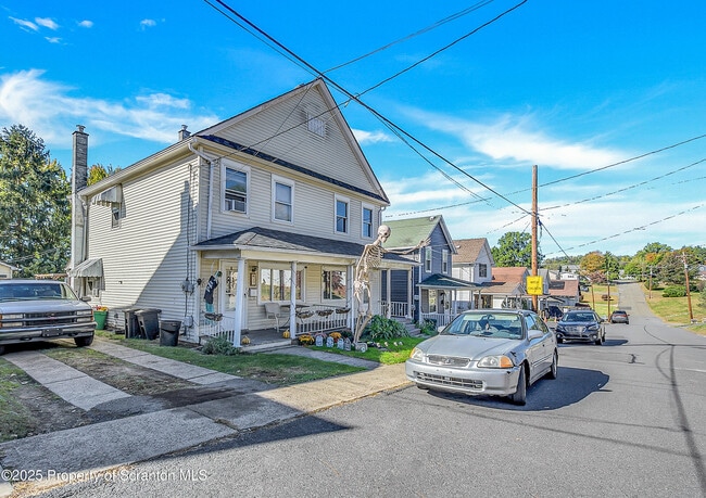 19 W Bergh St in Wilkes-Barre, PA - Building Photo - Building Photo