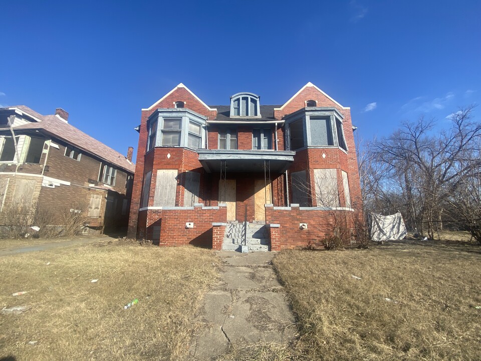 1092-1094 E Grand Blvd in Detroit, MI - Building Photo