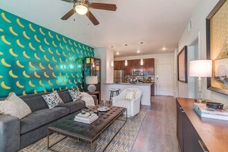 Cortland Onion Creek in Austin, TX - Foto de edificio - Building Photo