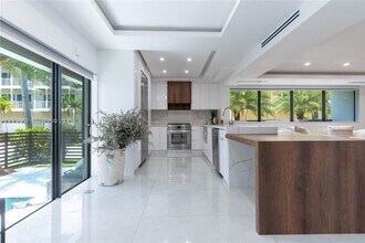 5601 N Ocean Dr in Hollywood, FL - Building Photo - Building Photo