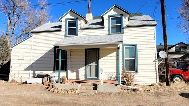 property at 322 E Boulder St