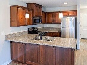 407-409 Madrona Ave SE in Salem, OR - Building Photo - Building Photo