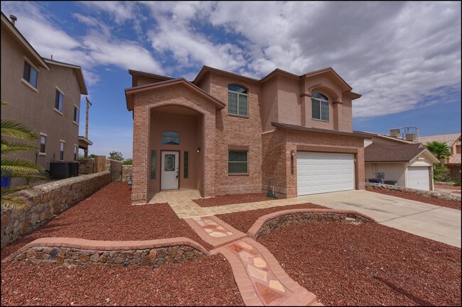 1493 Luz De Sol Dr in El Paso, TX - Building Photo - Building Photo