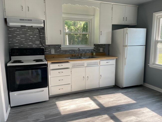 property at 880 Kellogg St