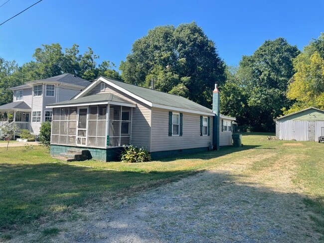 102 Fire Dept Dr in Belmont, NC - Building Photo - Building Photo