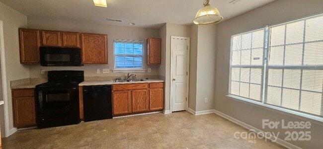 537 Havenbrook Way NW in Concord, NC - Building Photo - Building Photo