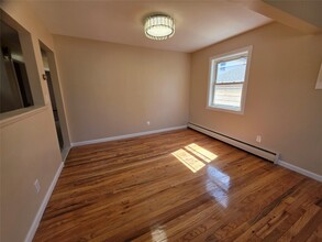 83 Gibson Blvd in Valley Stream, NY - Building Photo - Building Photo
