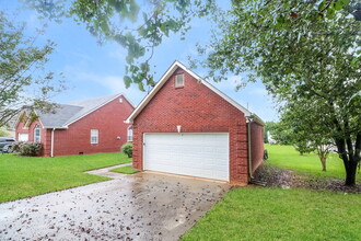 116 Unity Cove in Locust Grove, GA - Foto de edificio - Building Photo