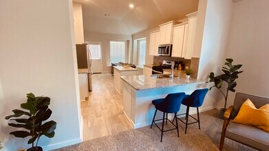 7847 Grand Louis Way in Spring, TX - Building Photo - Building Photo