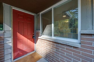 1326 SW 120th St in Burien, WA - Building Photo - Building Photo