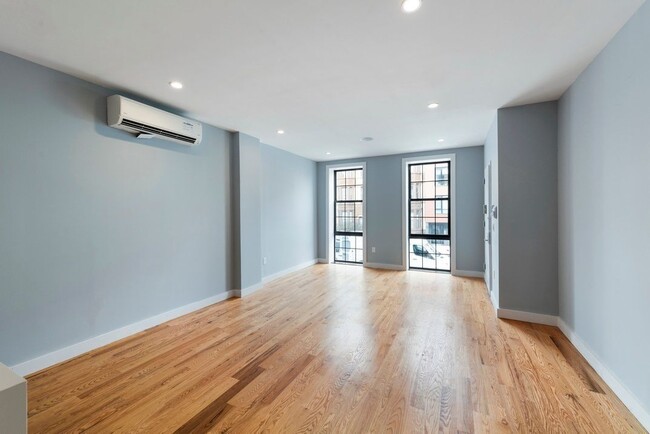 218 Quincy St in Brooklyn, NY - Building Photo - Building Photo