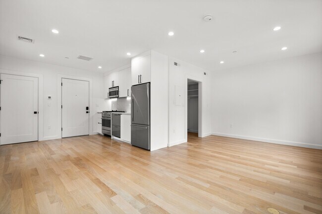 property at 1618 Beacon St