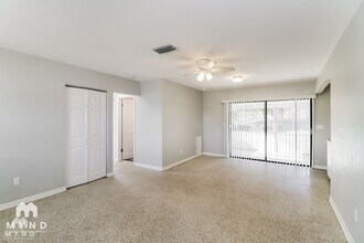 7088 Spring Hill Dr in Spring Hill, FL - Building Photo - Building Photo