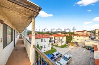 1004 E Garfield Ave in Glendale, CA - Building Photo - Building Photo