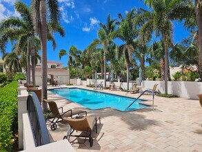 461 Nokomis Ave S in Venice, FL - Building Photo - Building Photo