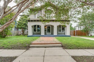 514 E Park Ave in San Antonio, TX - Building Photo