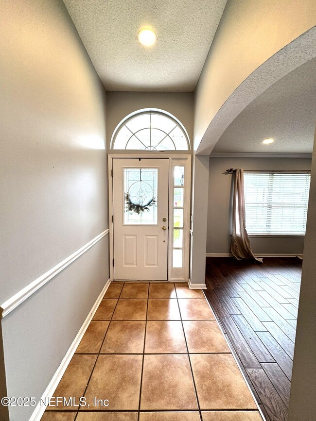 1672 Pinecrest Dr in Orange Park, FL - Foto de edificio - Building Photo