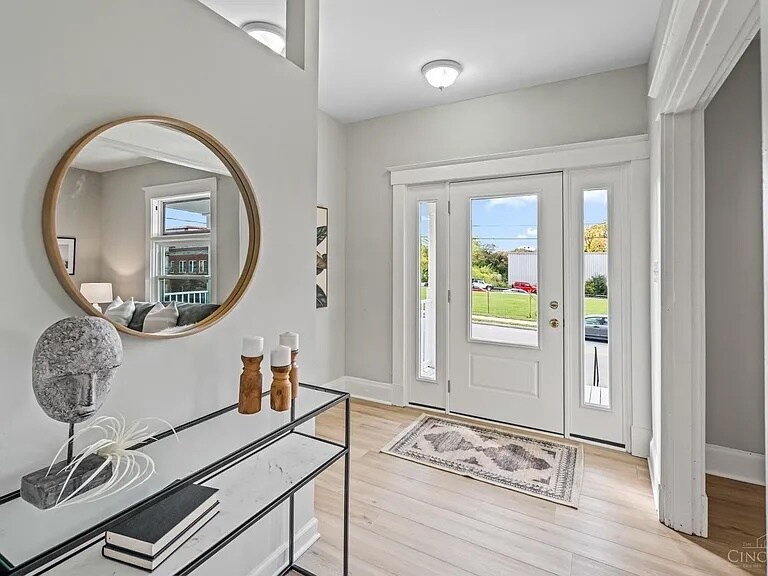 3552 Woodburn Ave in Cincinnati, OH - Building Photo