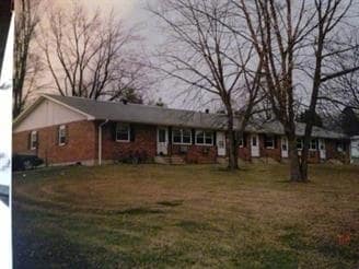 110-111 N Stafford St in Greenwood, WI - Foto de edificio