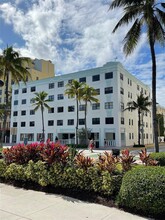 1390 Ocean Dr in Miami Beach, FL - Building Photo - Building Photo