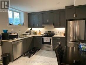 2783 Oriole Dr in London, ON - Building Photo - Building Photo