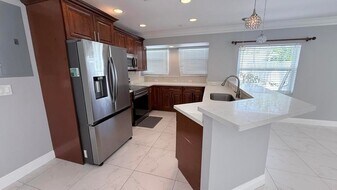 1110 SE 9th Ave in Pompano Beach, FL - Building Photo