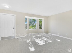 3331 Rochelle Cir in West Valley City, UT - Foto de edificio - Building Photo