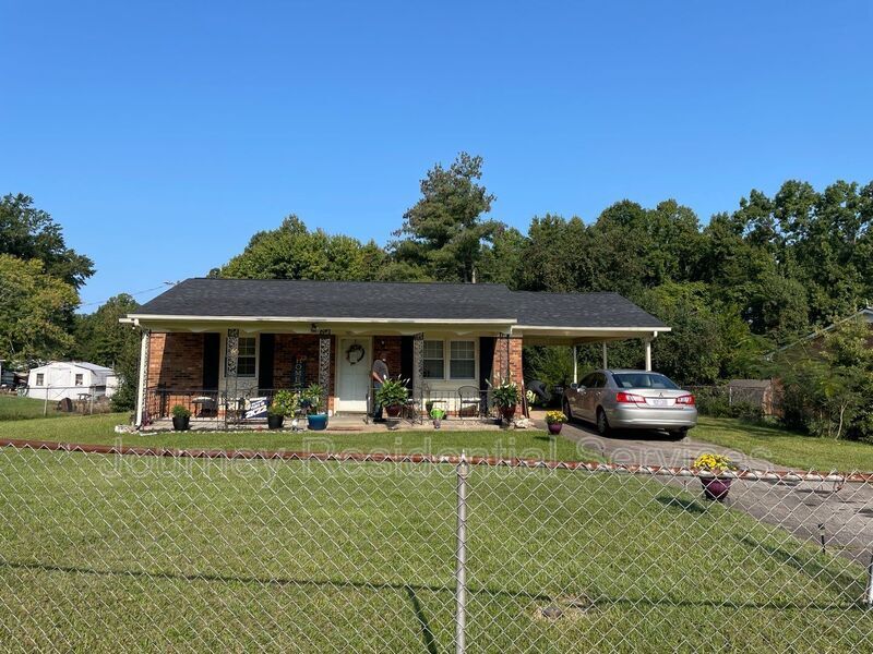 1522 Ballymena Dr in Reidsville, NC - Building Photo