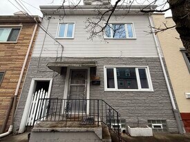 1706 Mary St in Pittsburgh, PA - Building Photo