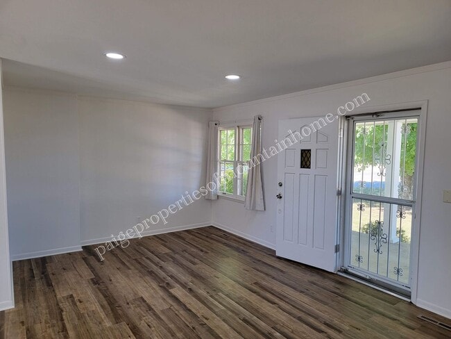 603 N College St in Mountain Home, AR - Building Photo - Building Photo